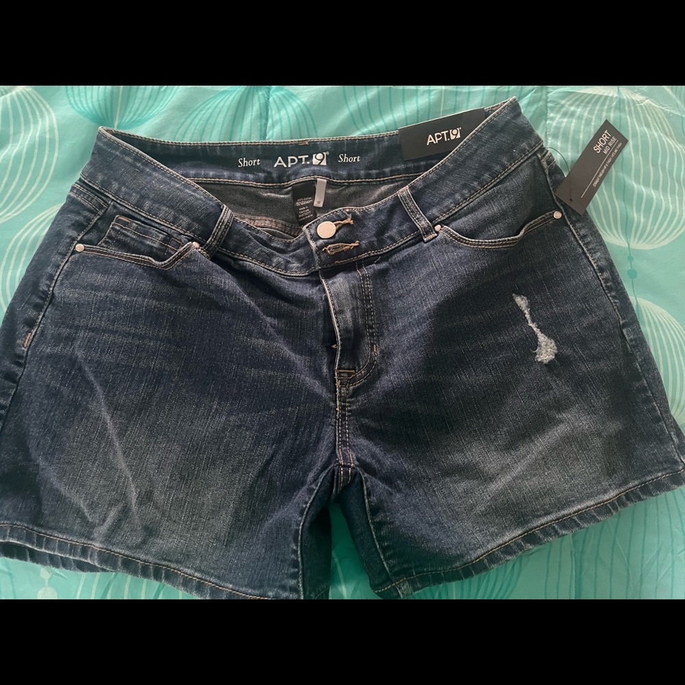 Women’s size 12 brand new with tags APT 9 Jean shorts with 3 inch inseam